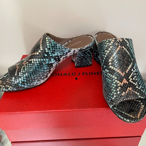 Donald Pliner Snake Print Heels - Picture 4 of 5